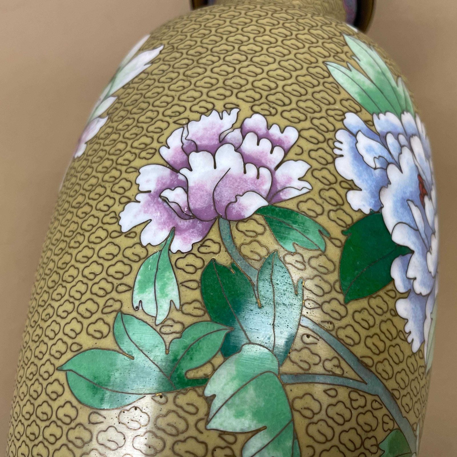 279.0 Oriental Cloisonne Lamp Gold Green Vase Hand Crafted Floral Light Table Brass Gold Chinoiserie Chinese Ornate Pattern Wood Base Flowers photo