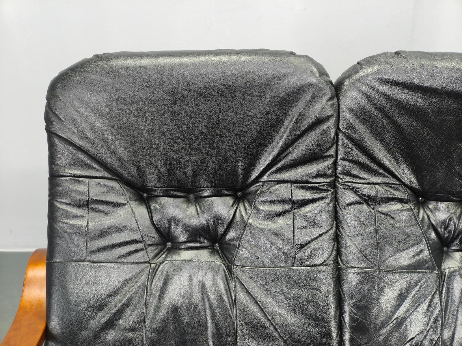 Scandinavian Leather Sofa In The Style Of Alvar Aalto, 1970s photo 1505.0