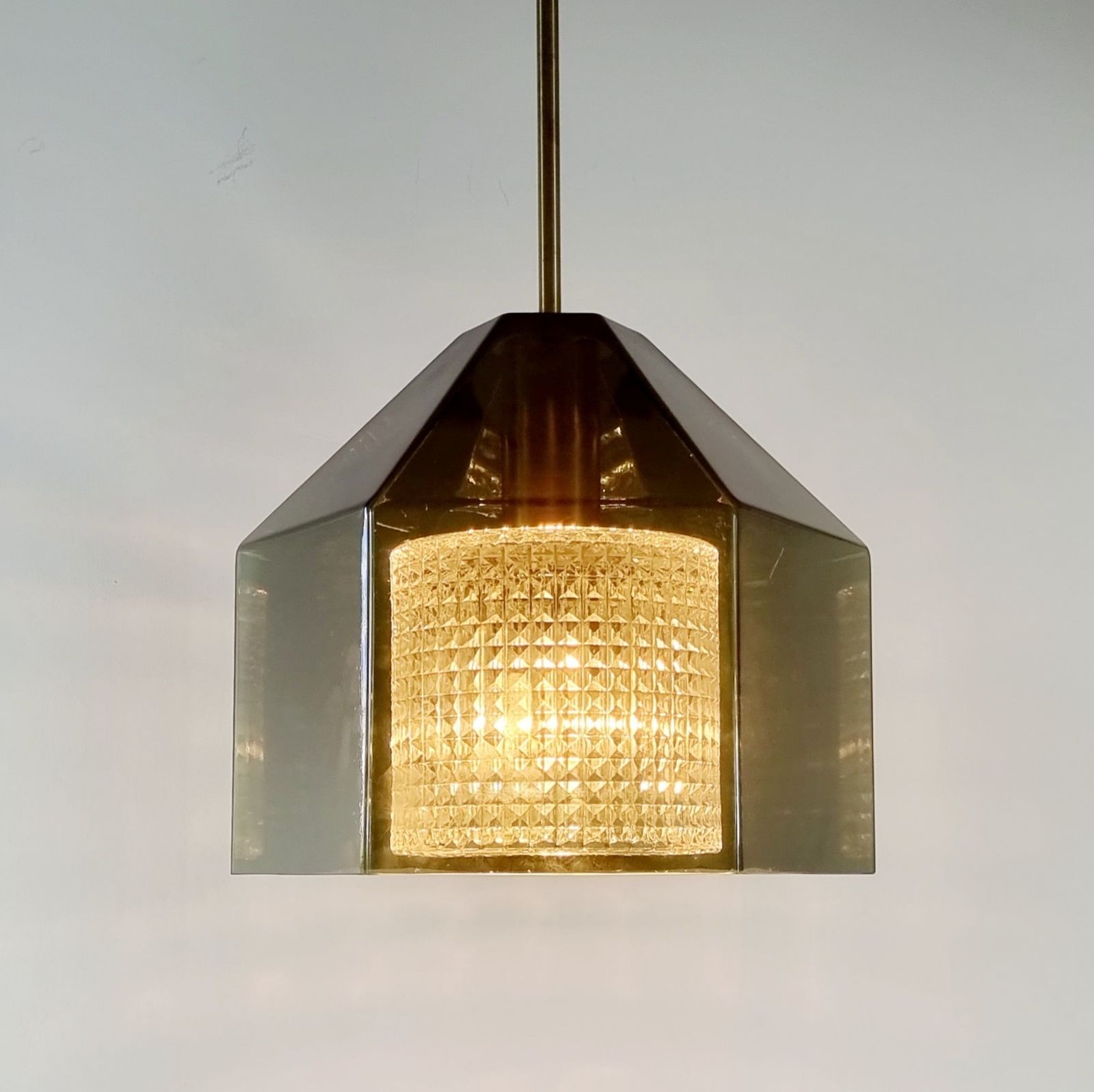 Plafonnier scandinave mid-century en verre et laiton, par Carl Fagerlund pour Orrefors, Suède, années 1960 photo 725.0