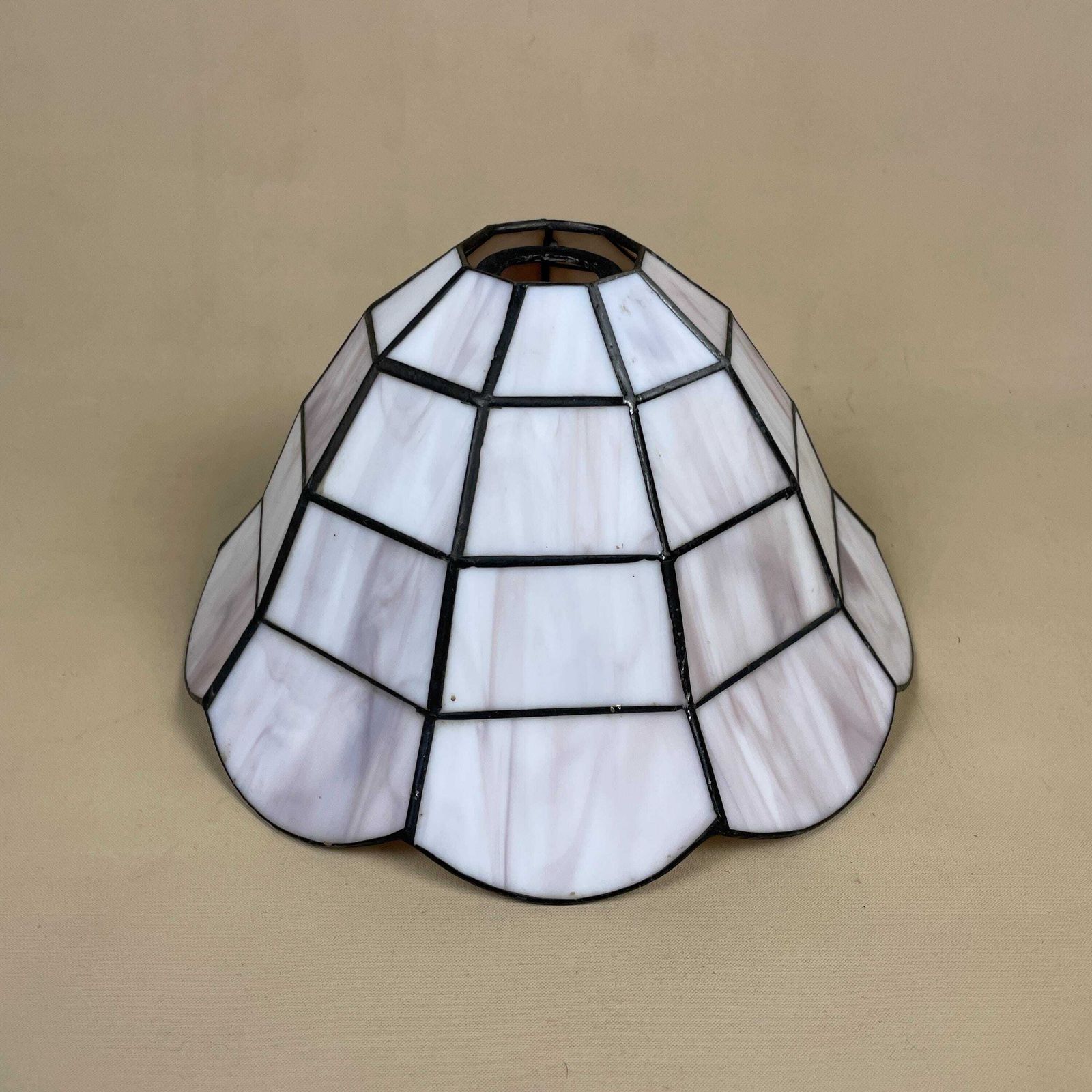 Tiffany Style Lamp Shade Pink Black Colour Lampshade Ceiling Stain Glass Stained Lightshade Light Patterned Dome Circle Metal Scallop Edge photo vinterior