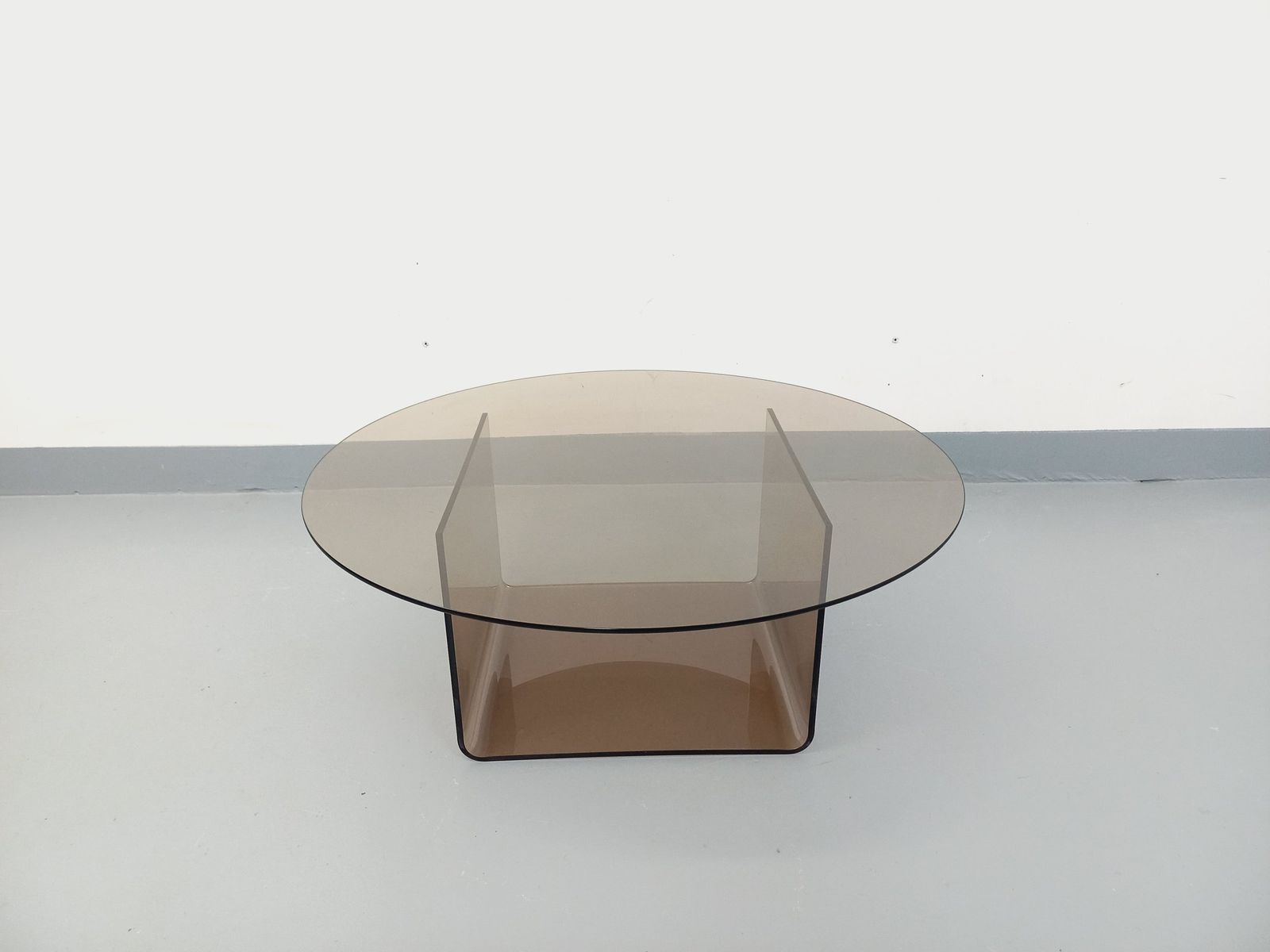 Round Space Age Coffee Table In Smoked Glass And Plexiglass photo for sale