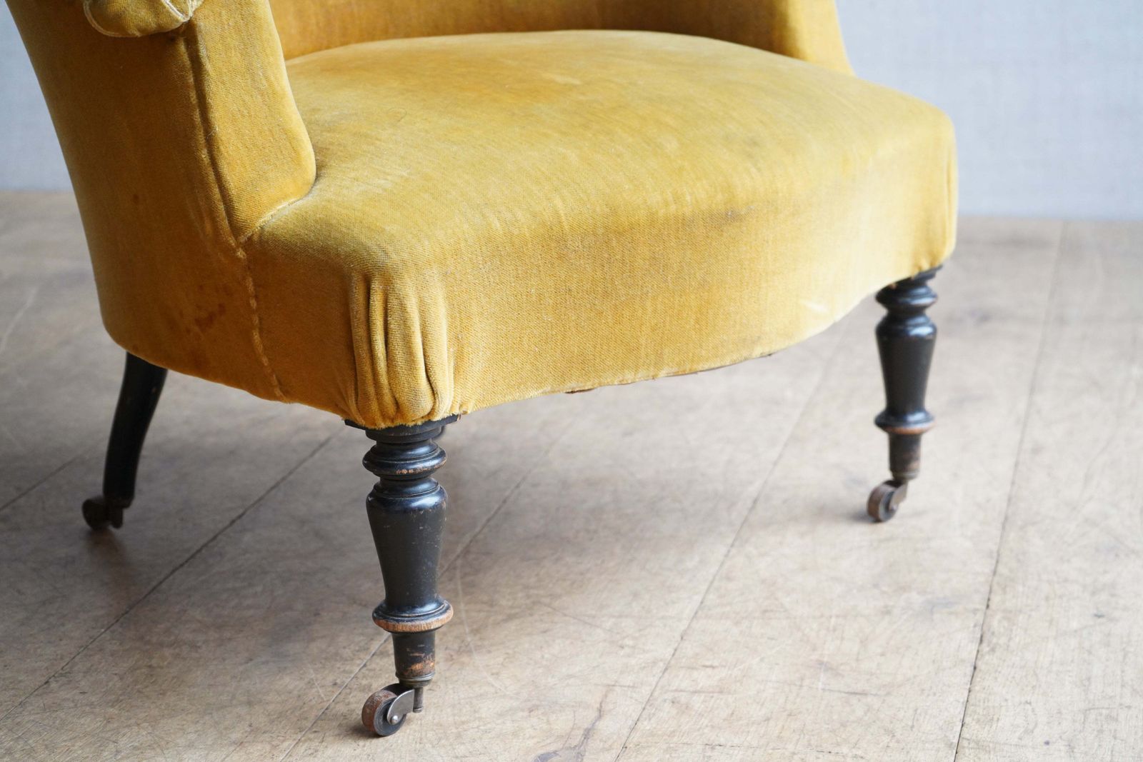 photo vintage French Mustard Tub Chair