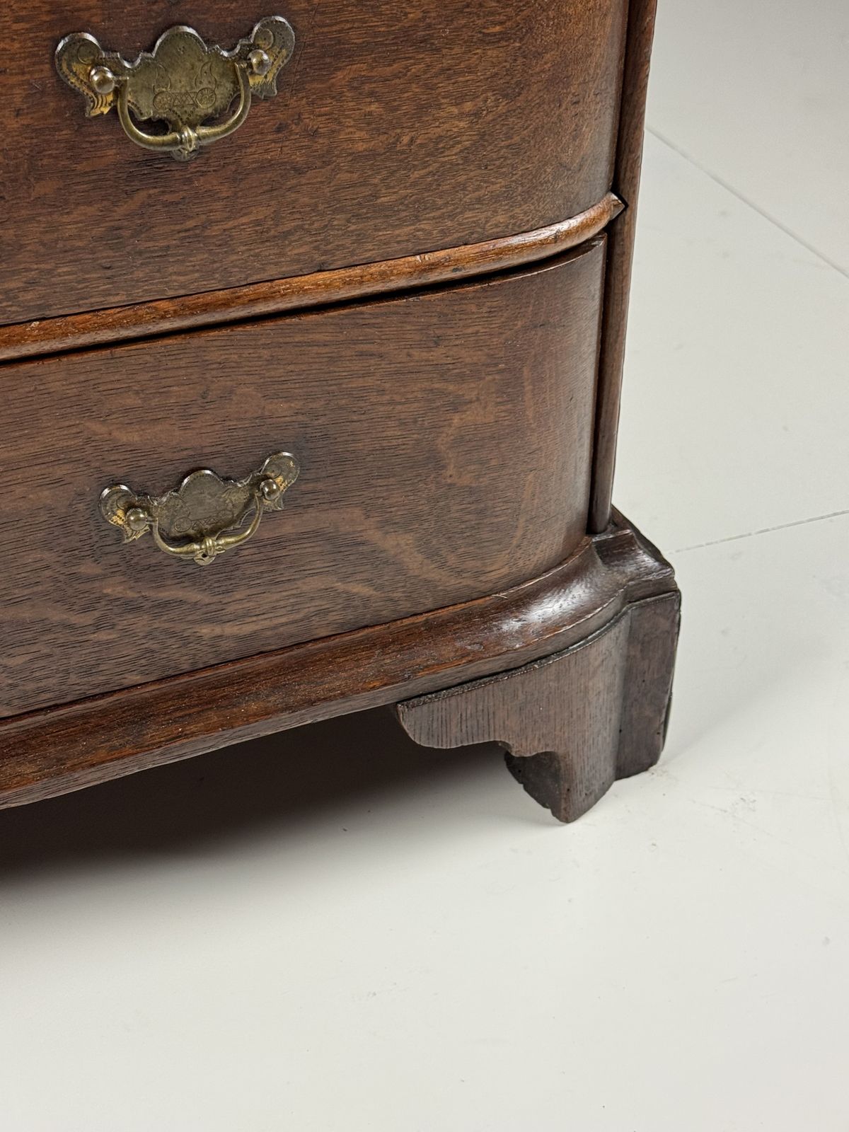photo vintage Dutch Chest Of Drawers 18th Century Oak
