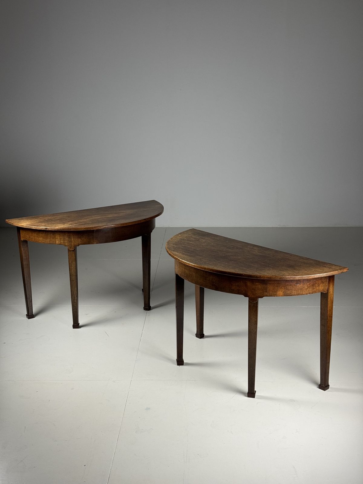 Set Of 2 English Half Moon Tables, 19th Century photo Furniture
