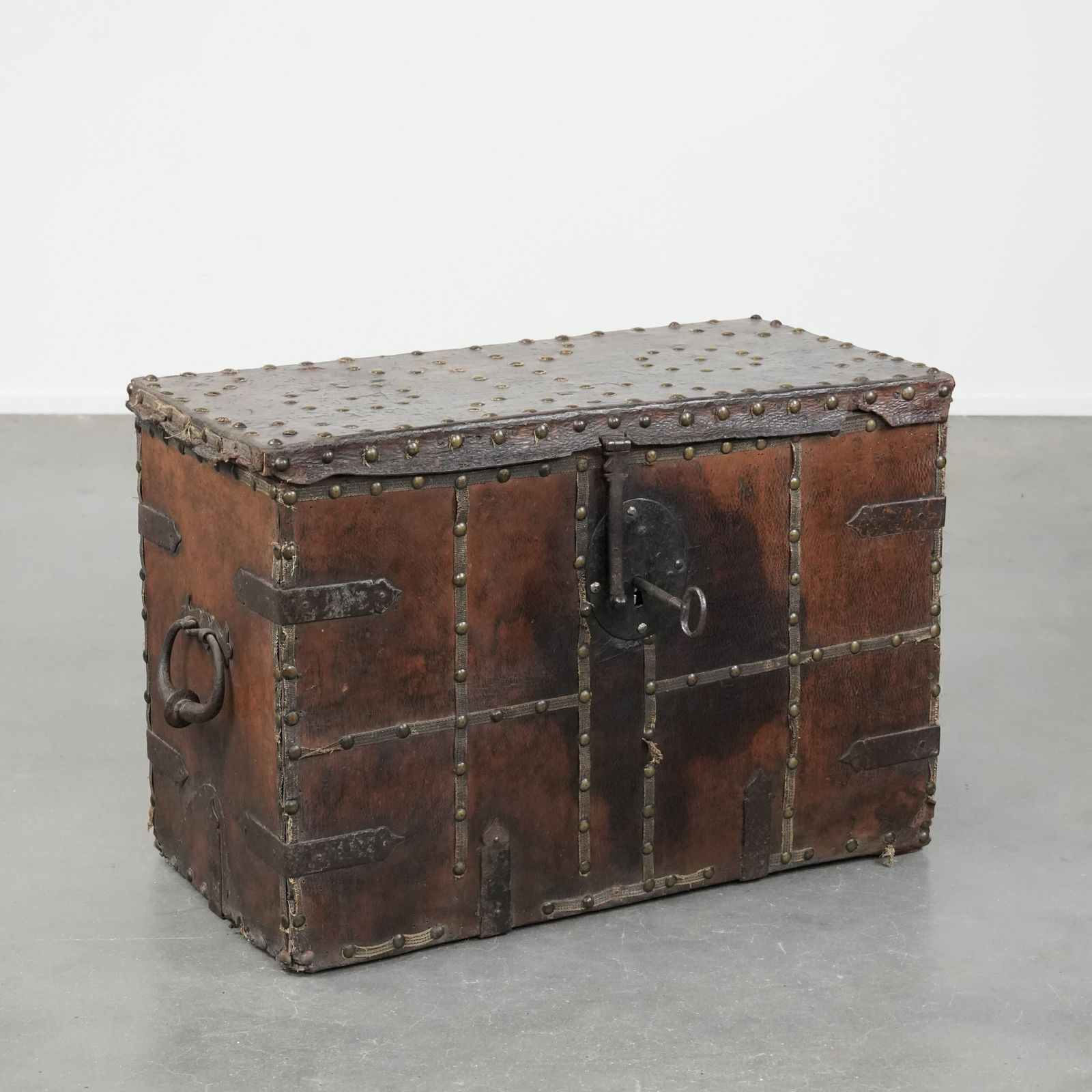 Antique Leather Lined Chest/Safe With Original Key And An Excellent Patina From The 17th Century