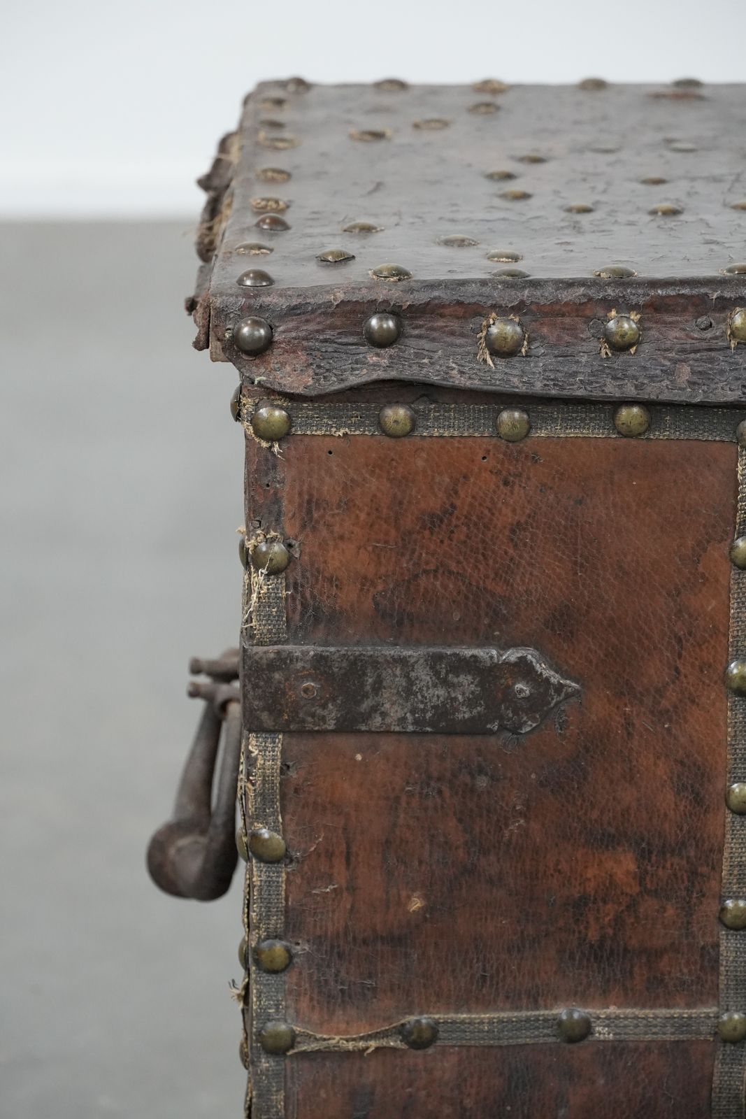 783.0 Antique Leather Lined Chest/Safe With Original Key And An Excellent Patina From The 17th Century photo