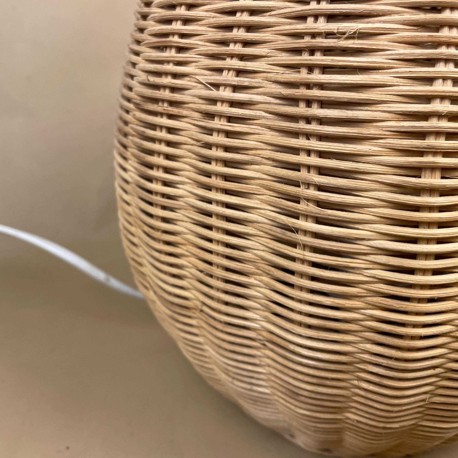 Vintage Wicker Table Lamp Oval Rattan Base Coastal Boho Lighting Natural Weave Lamp Mid Century Style Beach House Decor photo vintage