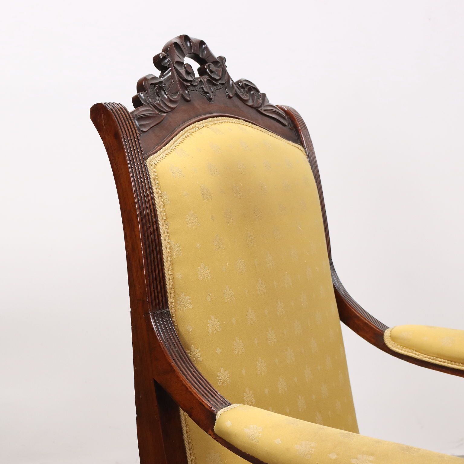 Fauteuils d'époque Louis-Philippe en noyer, Italie, XIXe siècle photo for sale