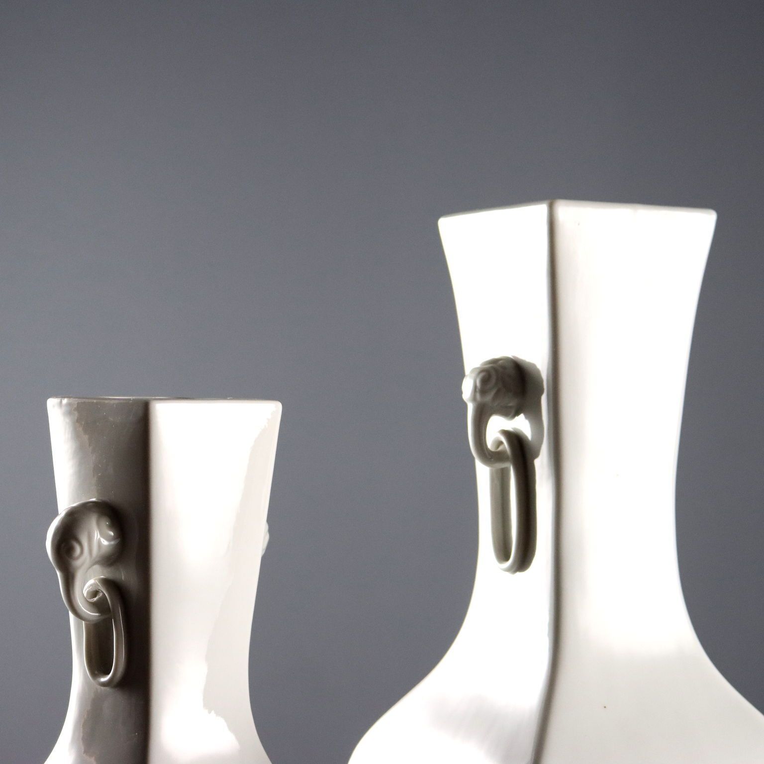 Antieke Porseleinen Vazen, Decoraties, China, 20e Eeuw photo for sale