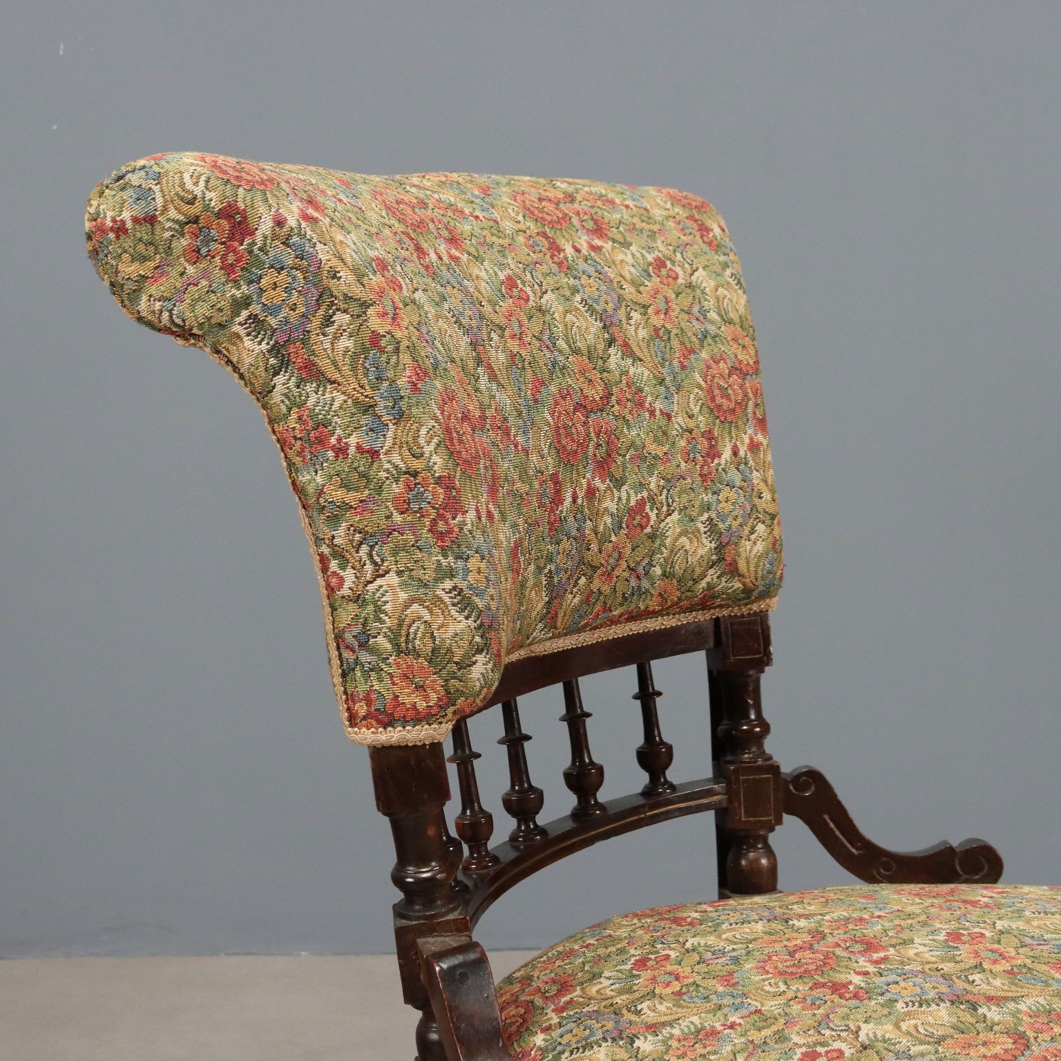 Fauteuil victorien avec pouf en tissu, Angleterre, XIXe siècle photo Mobilier
