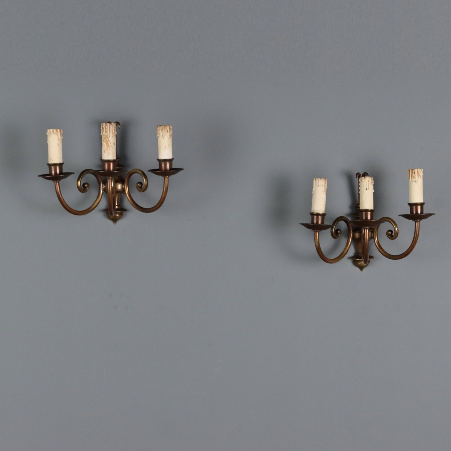 Appliques murales d'époque en bronze doré, 3 lumières, Italie, XXe siècle