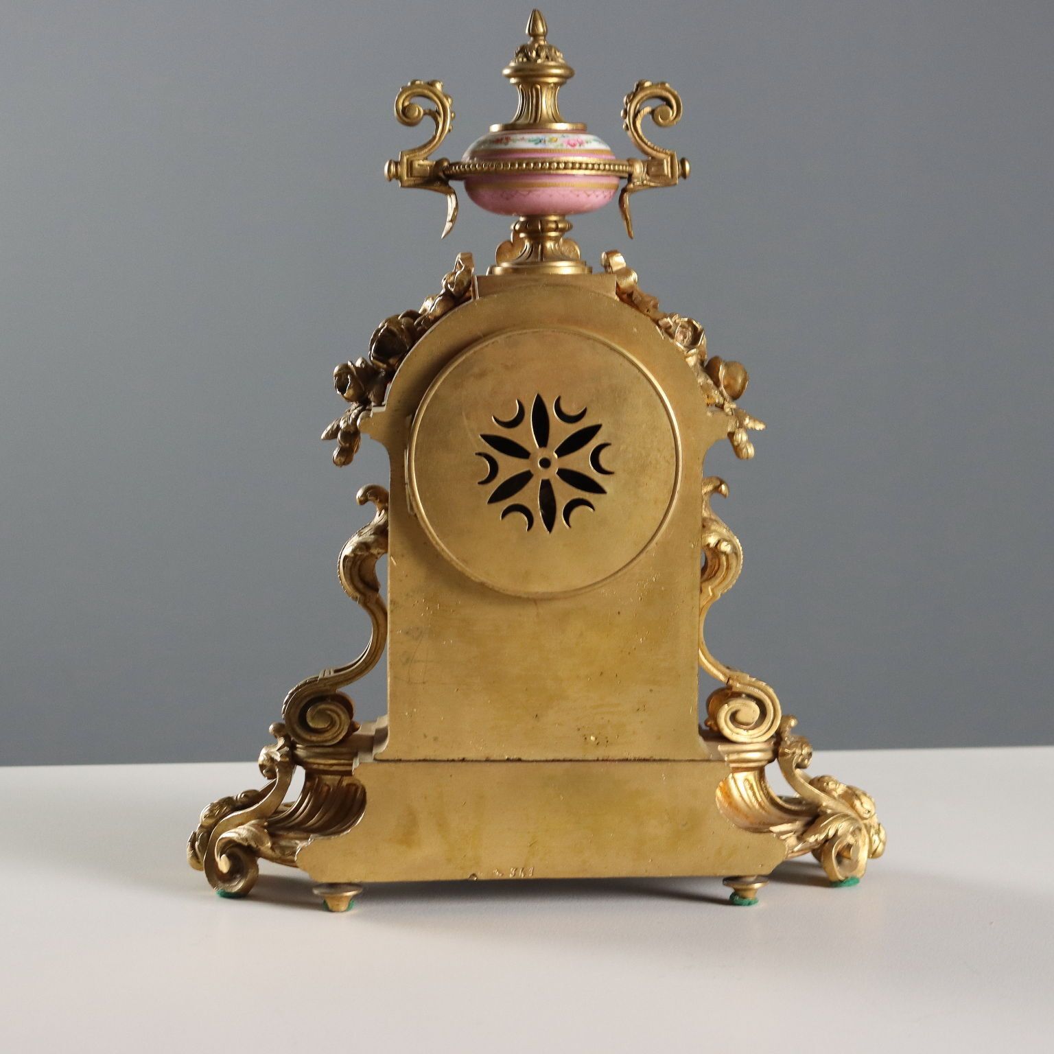 photo furniture Pendule triptyque d'époque en bronze doré et porcelaine, France, XIXe siècle