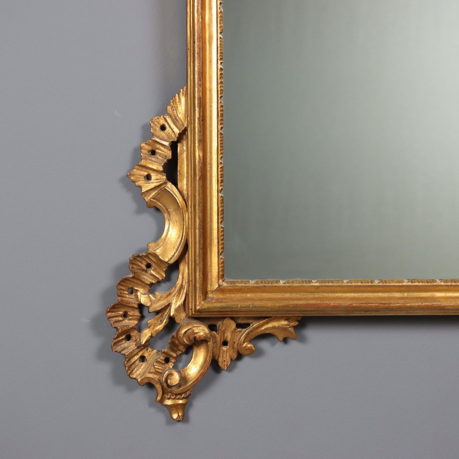 Miroir d'époque en bois sculpté et doré, Italie, XXe siècle photo buy