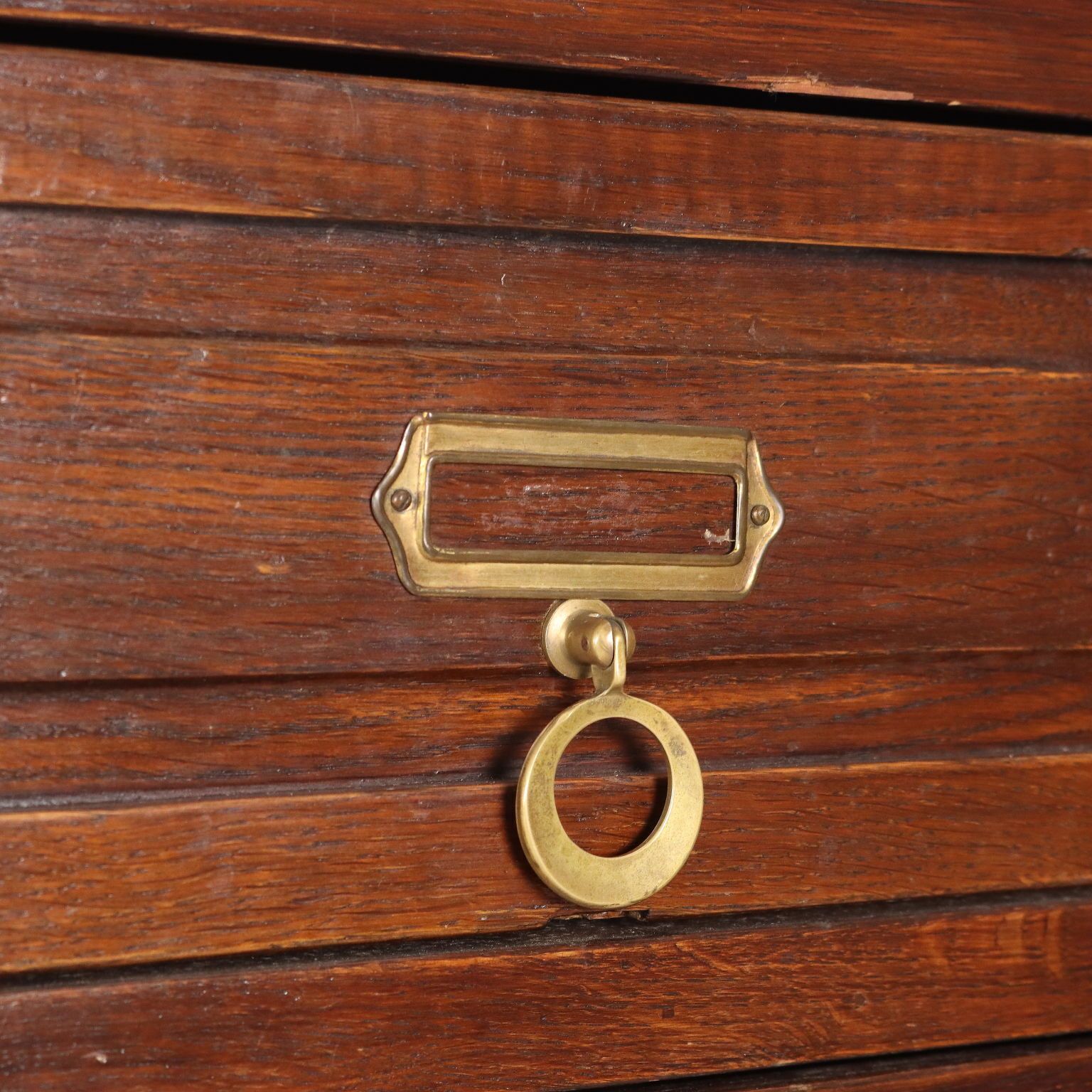 Commode d'époque en chêne peint façon noyer, 30 tiroirs, XXe siècle photo vinterior