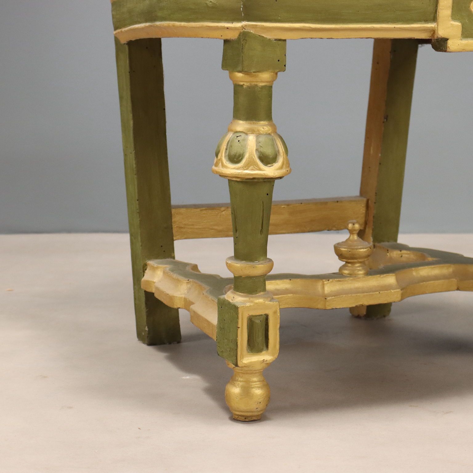 photo furniture Fauteuils baroques en bois laqué doré, Italie, XVIIIe siècle