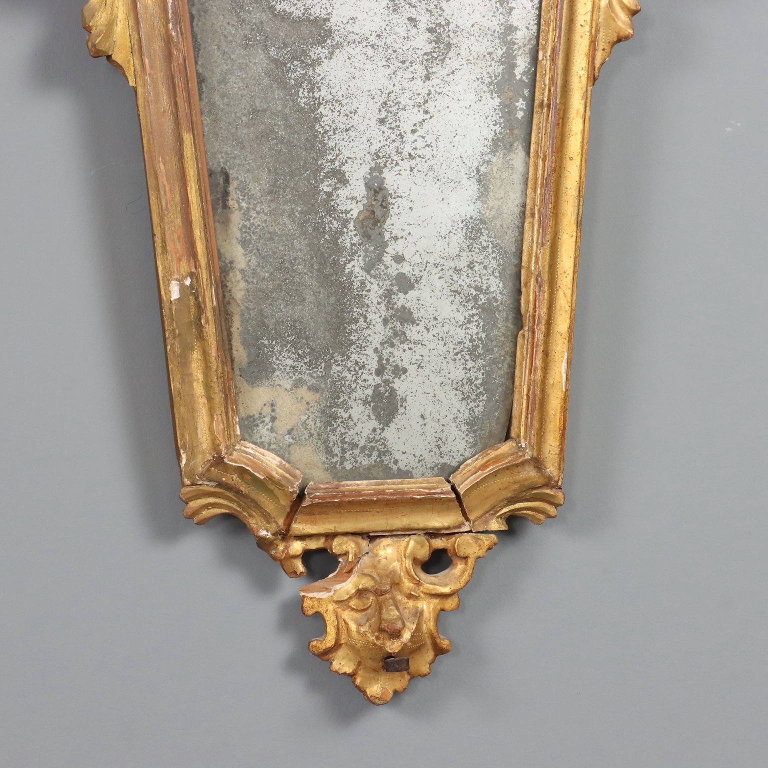 photo for sale Miroirs d'époque en bois sculpté et doré, France, XVIIIe siècle