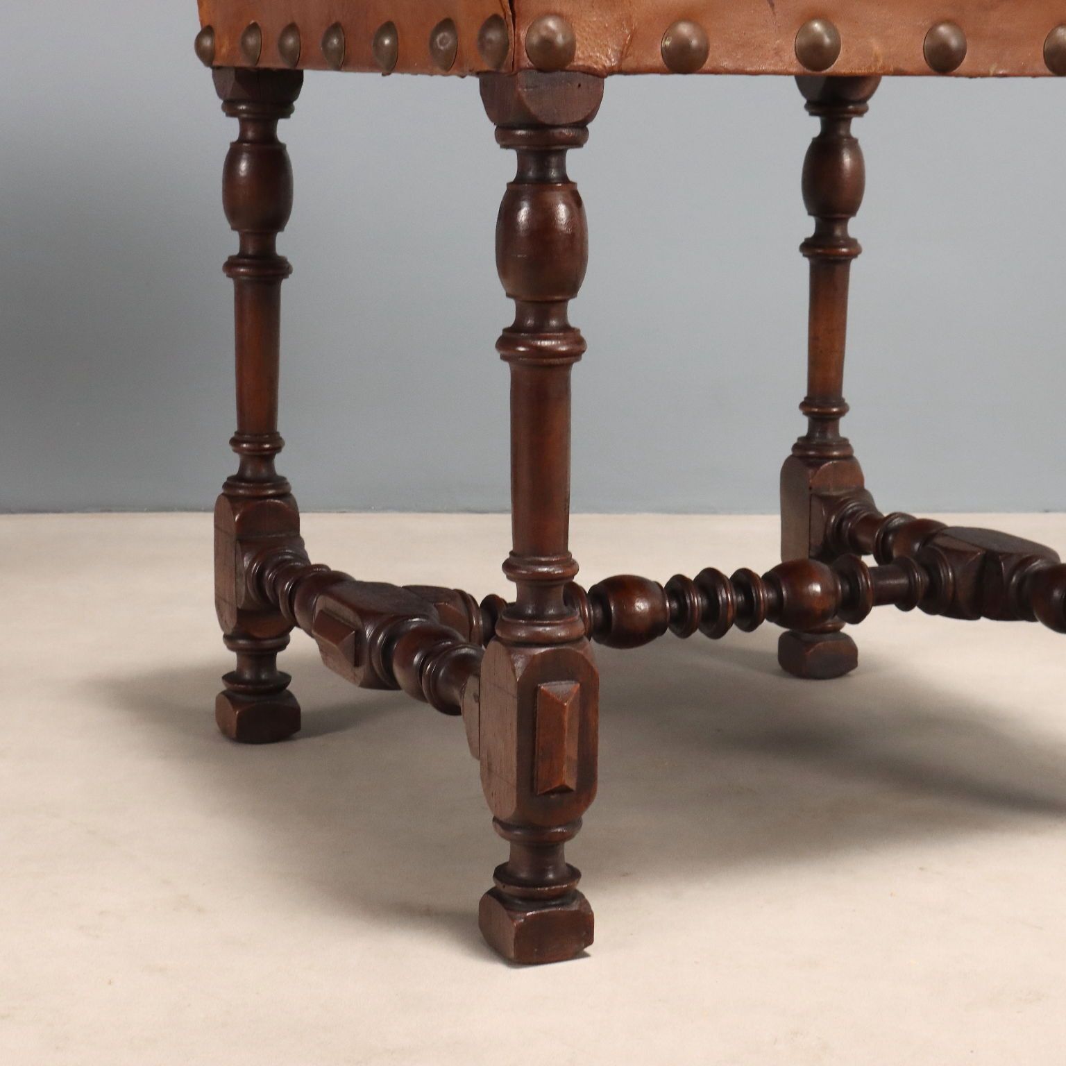 Stools Neo Baroque Walnut Leather Italy XIX Century photo 1020.0