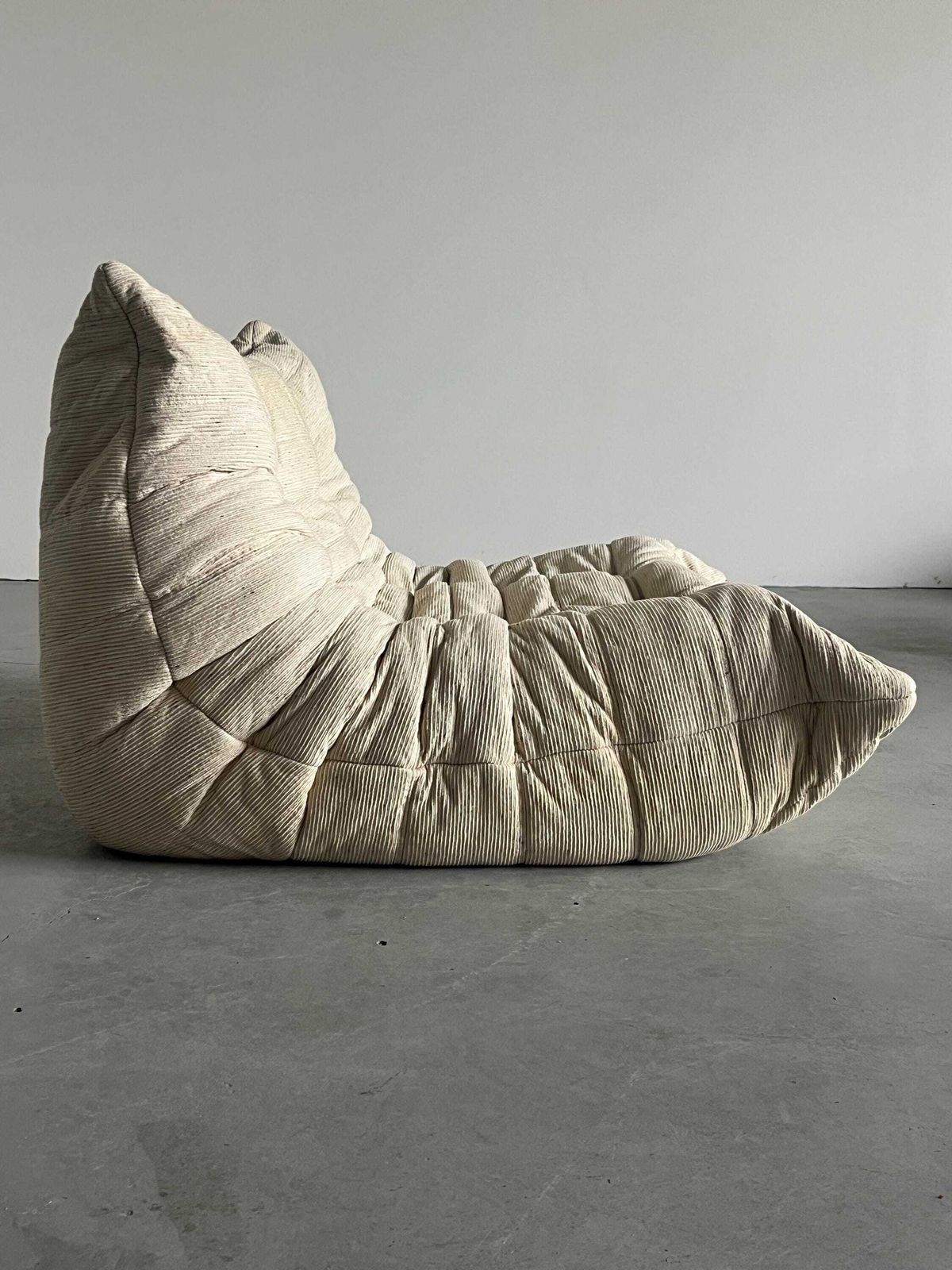 Vintage Iconic ‘Togo’ Two Seater Sofa By Michel Ducaroy In Off White Fabric, 1970s France photo 2536.0