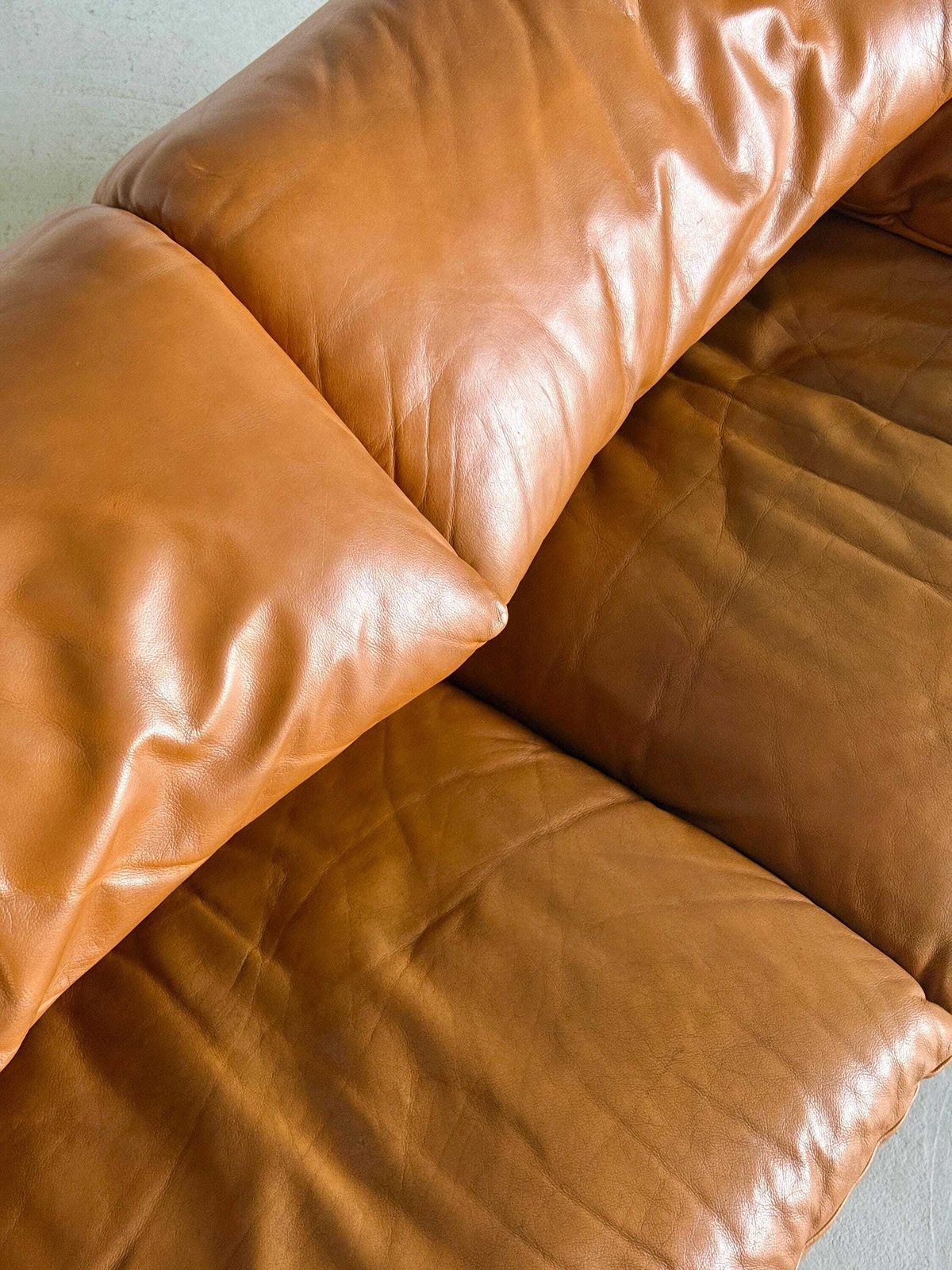photo furniture Vintage 'Maralunga' Two Seater Sofa By Vico Magistretti For Cassina In Cognac Brown Leather, 1970s