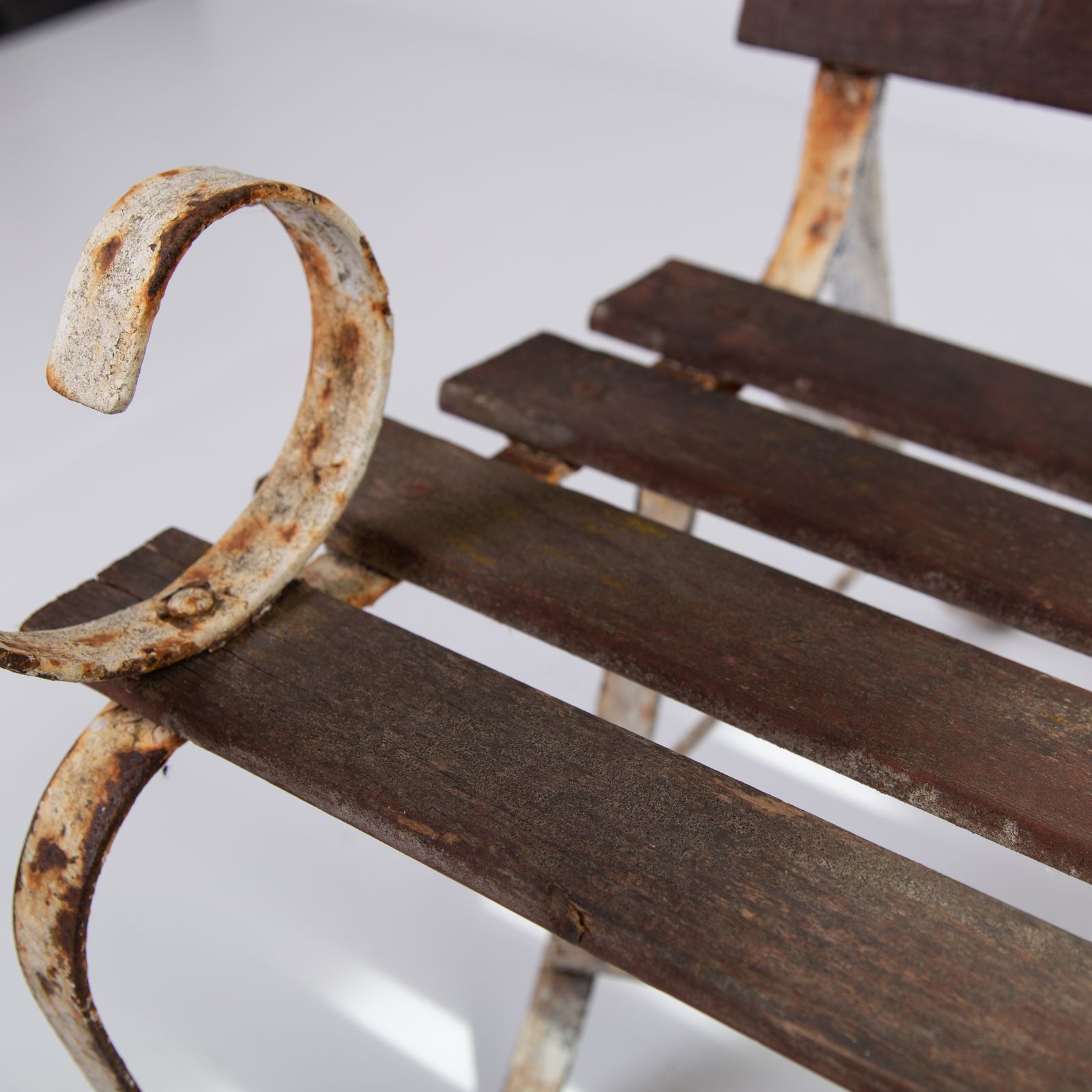 photo vintage Late 19th Century Iron Garden Bench Seat