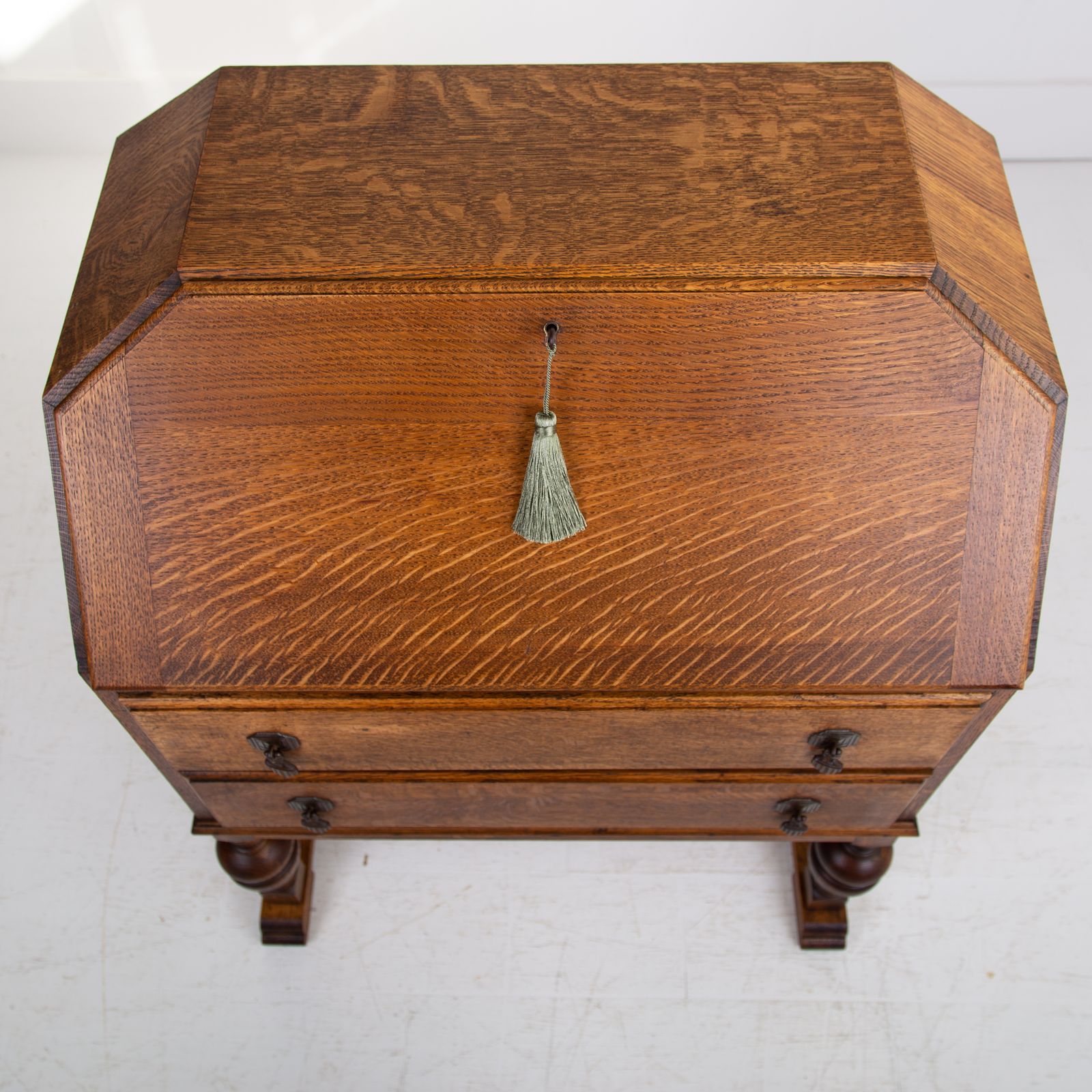 photo vintage Handsome English Oak 2 Drawer Bureau Desk C1920