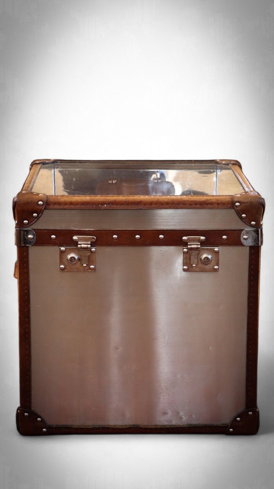 Superb Timothy Oulton White Star Trunk Steel Leather Bedside Side Table Antique photo for sale