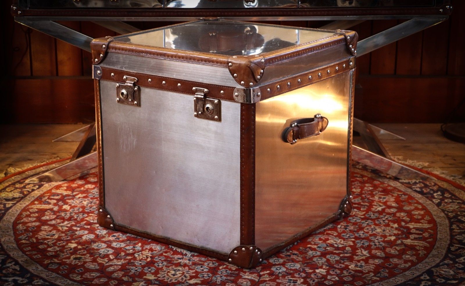 Superb Timothy Oulton White Star Trunk Steel Leather Bedside Side Table Antique photo vintage