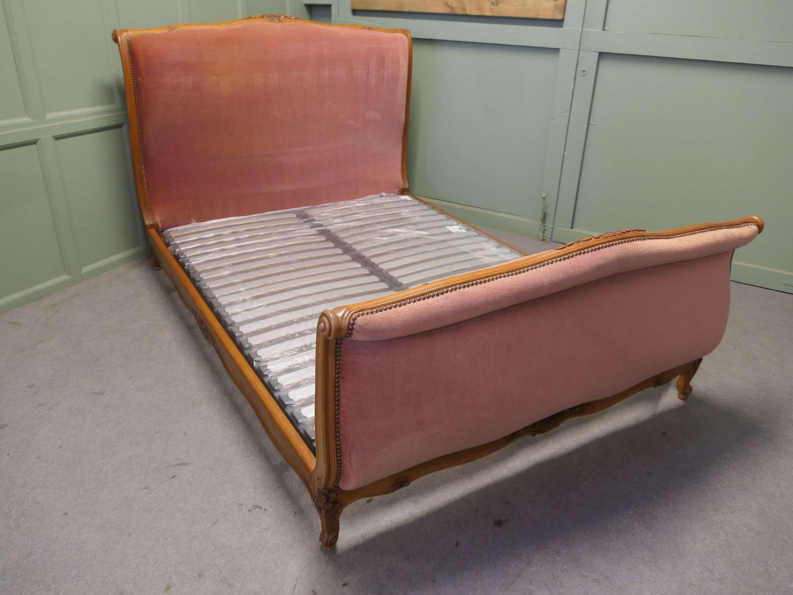 French Upholstered Château Double Bed photo 1500.0