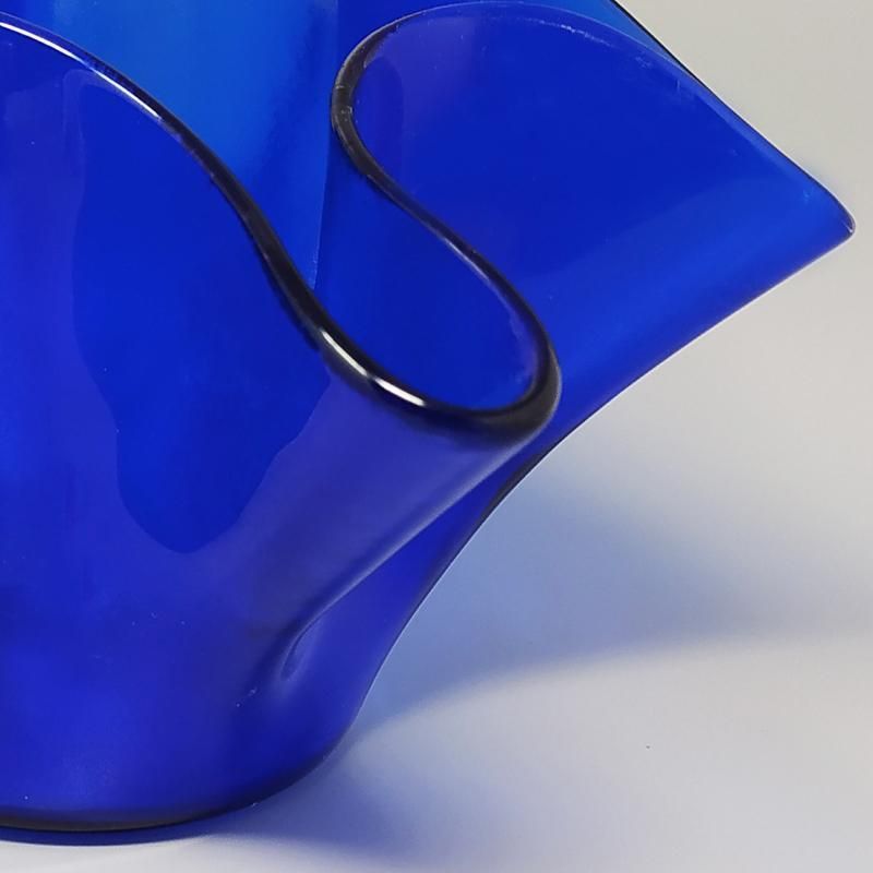 1970s Blue Vase "Fazzoletto" By Dogi In Murano Glass. Made In Italy photo vintage