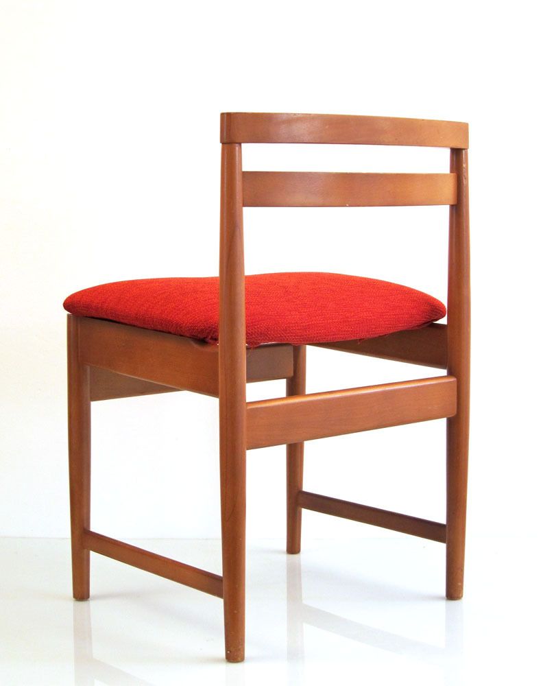 Deense Vintage Mid Century Eetkamerstoelen Rode Bekleding photo furniture