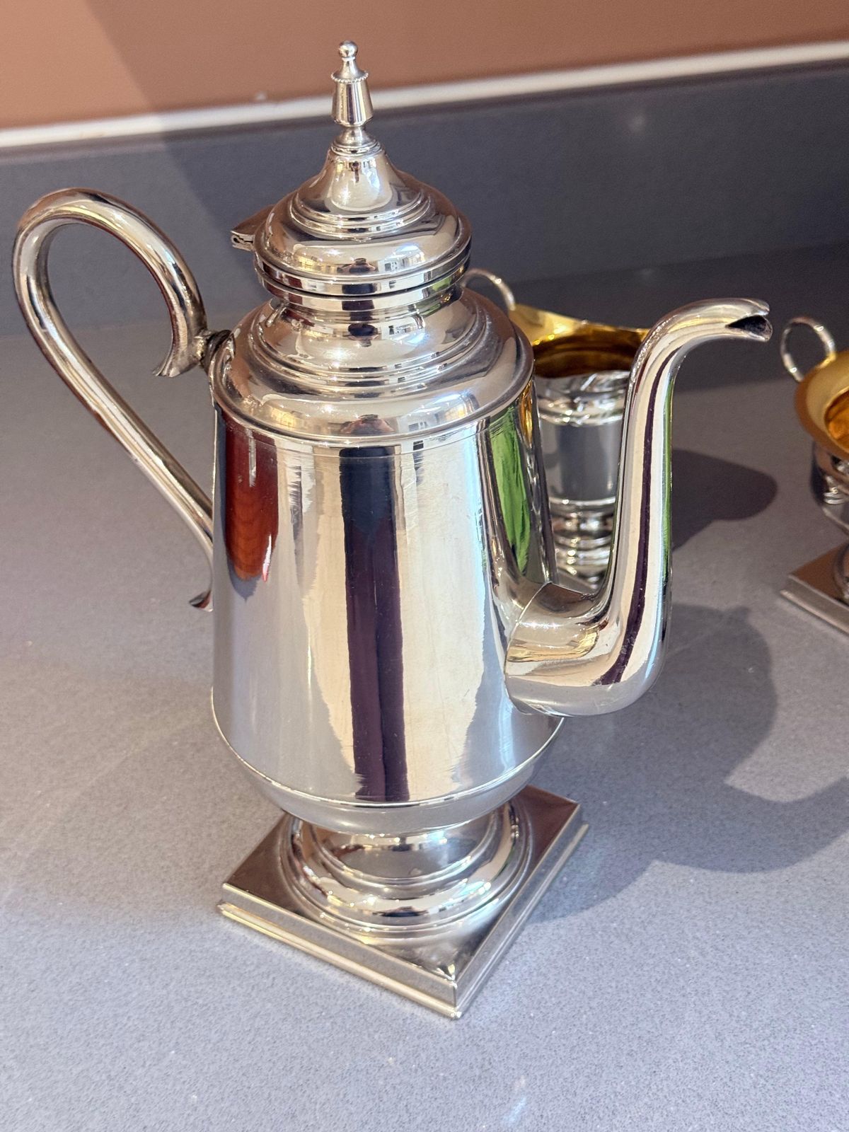 Service à café d'époque anglais en métal argenté, pot, sucrier, 3 pièces photo vintage