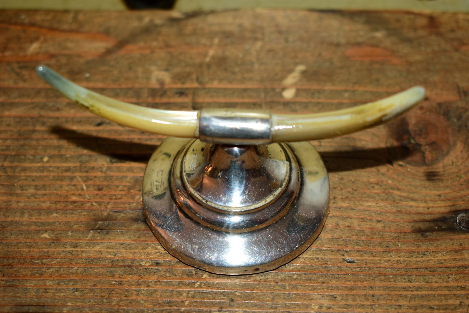 Rare Edwardian Sterling Silver Twin Horn Ring Stand Or Dining Knife Rest Chester 1909 Rubbed Hallmarks photo Home Decor