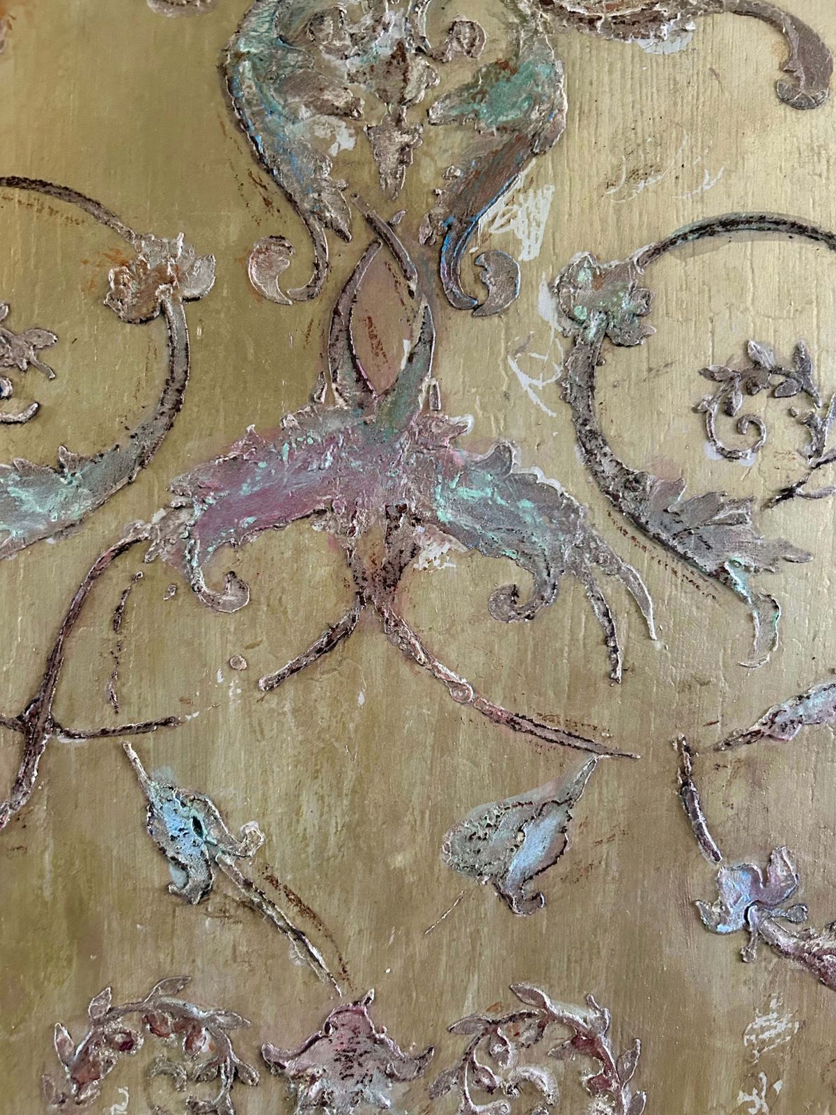 Vintage Painted Pine Armoire With Swan And Daisy Chinoiserie. photo 1250.0