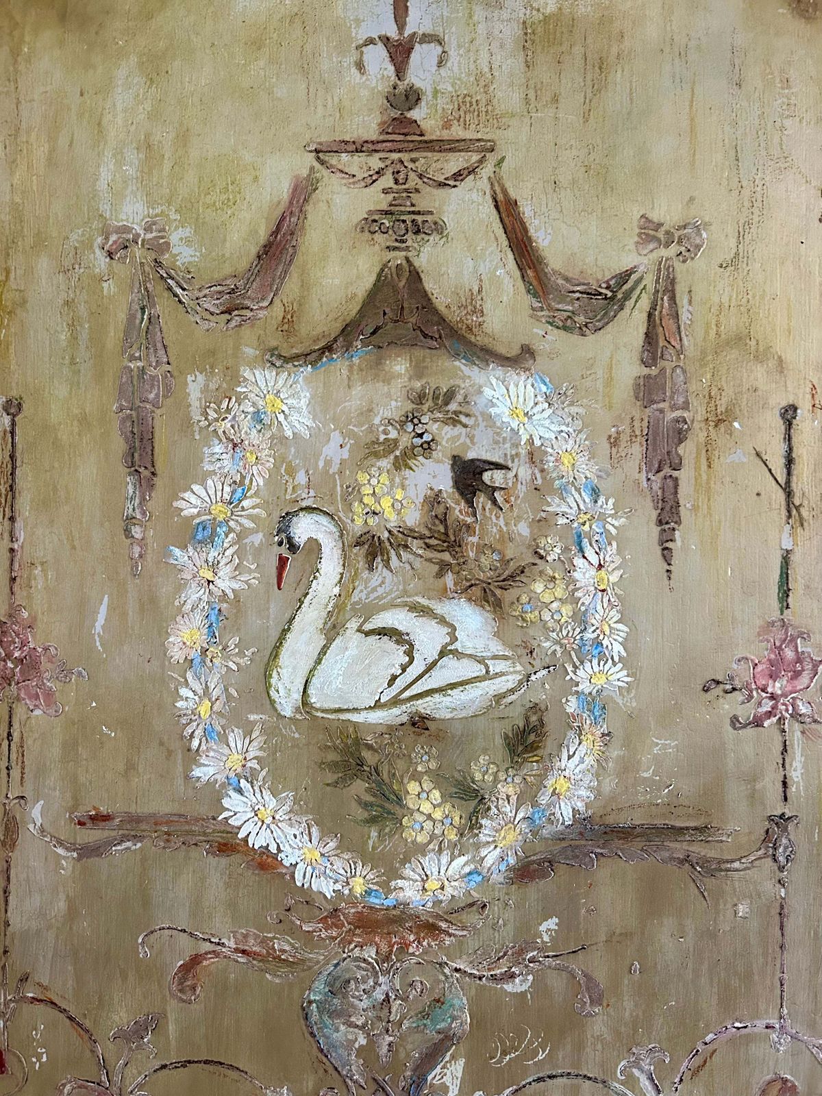 1250.0 Vintage Painted Pine Armoire With Swan And Daisy Chinoiserie. photo
