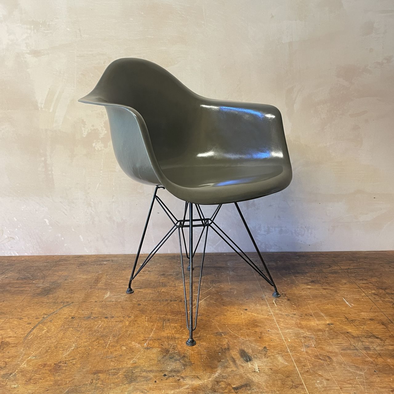 Eames Herman Miller Dar Fibreglass Chair In Elephant Grey