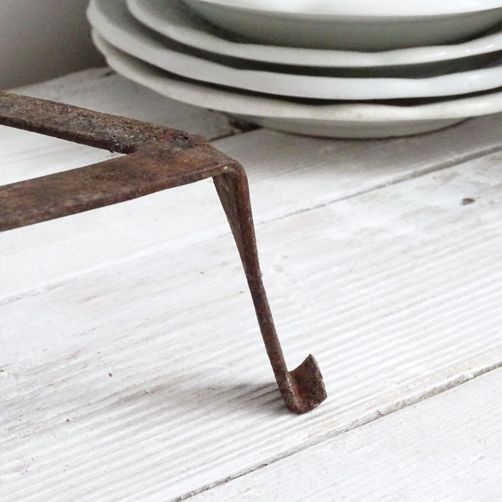 Dessous-de-plat en fer forgé à la main, trépied pour cheminée, support pour casseroles photo Décoration
