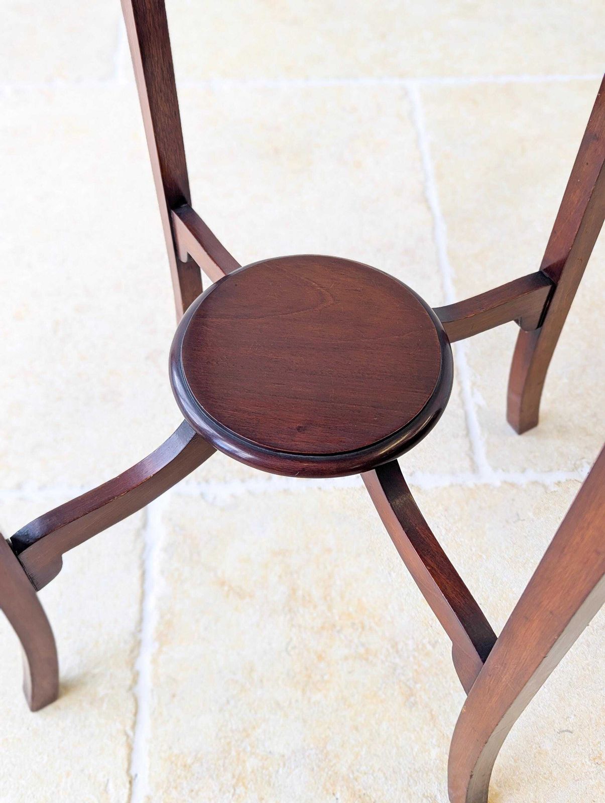photo furniture Antique Edwardian Mahogany Circular Occasional Table C.1905