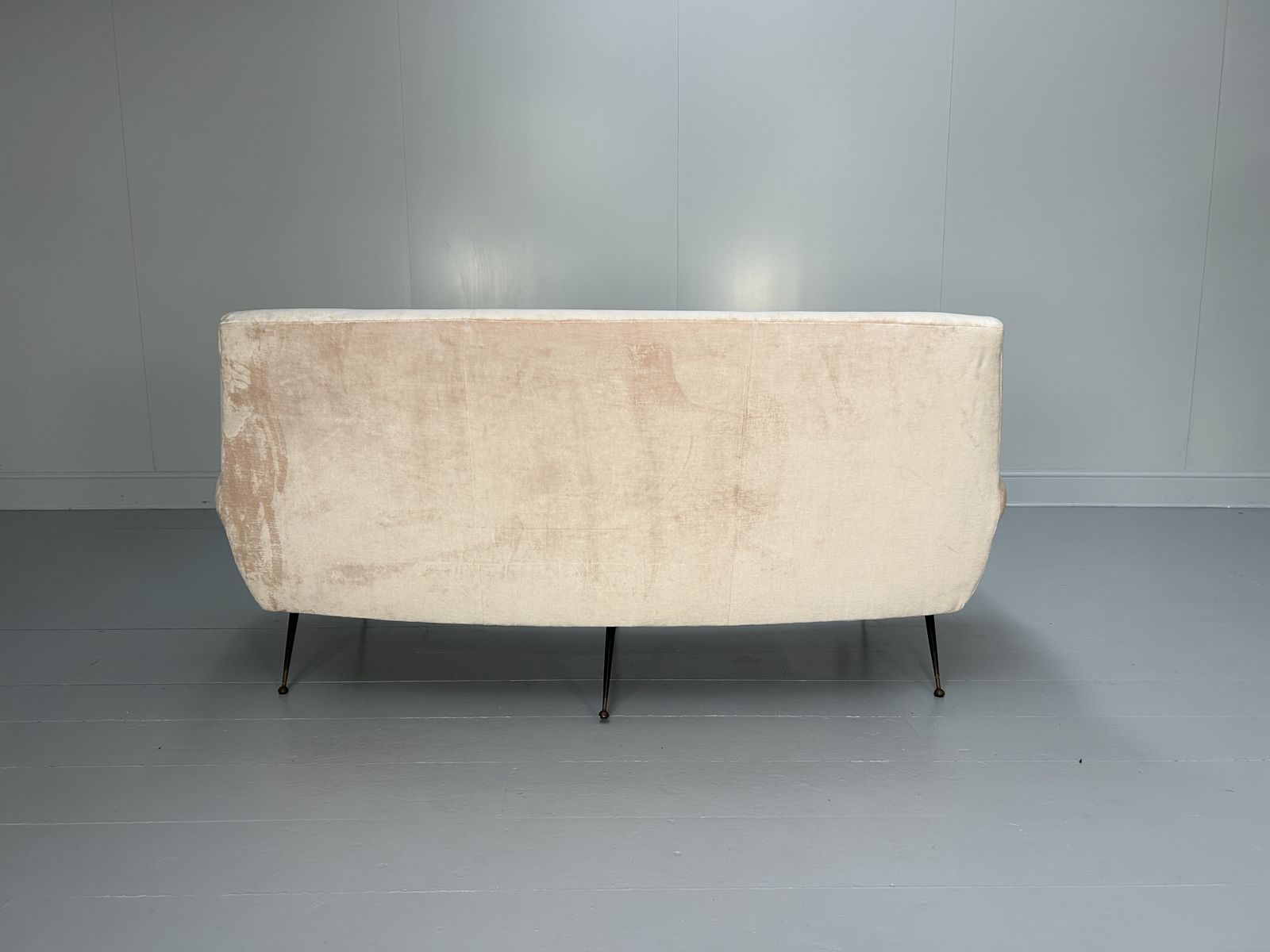 Minotti "Gigi Radice" Curved 3 Seat Sofa In Pale Pink Velvet photo furniture