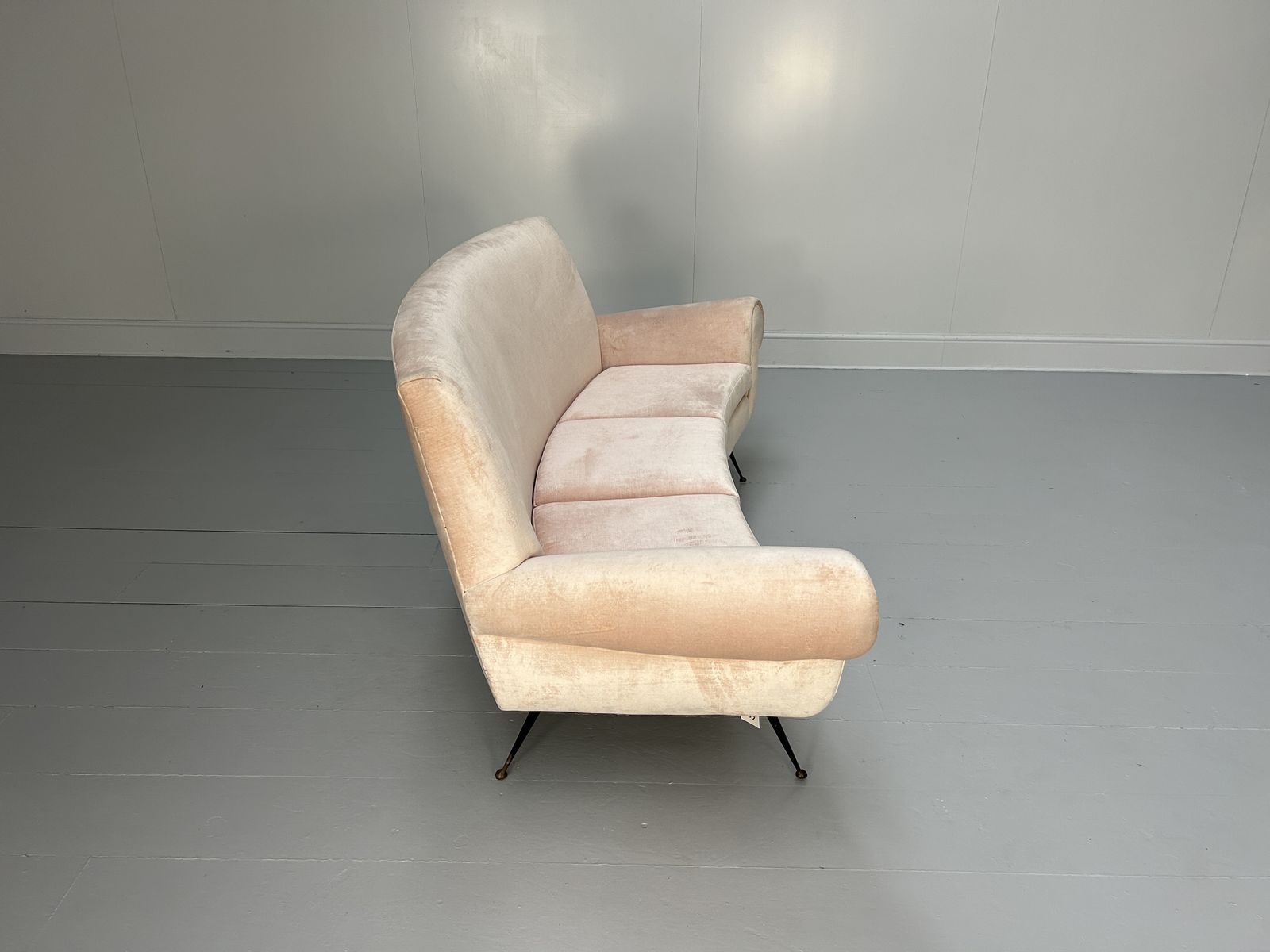 Minotti "Gigi Radice" Curved 3 Seat Sofa In Pale Pink Velvet photo buy