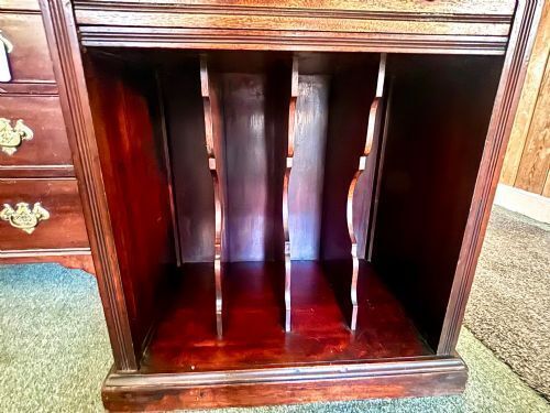 Early 20th Century Mahogany Tall And Narrow Chest Of Drawers photo vinterior