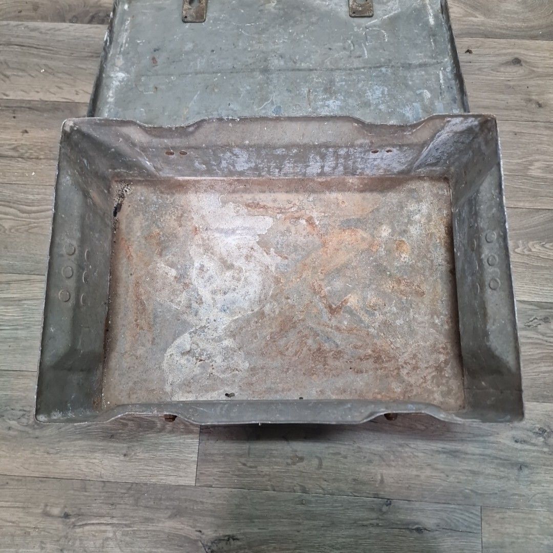 photo vinterior Vintage Heavy Metal Trunk Military Box Storage Chest Coffee Table Case Tool Ammo