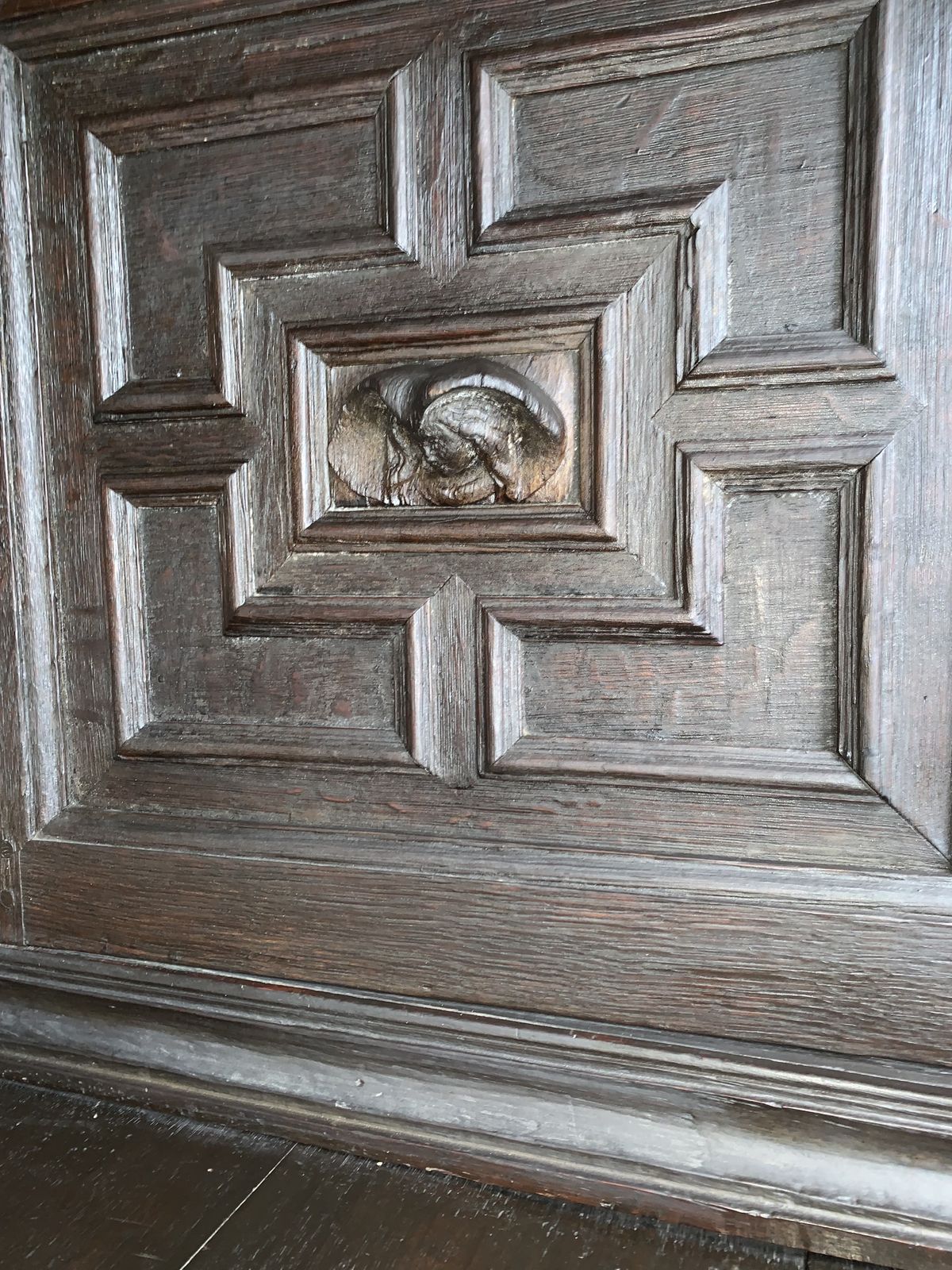 Antique 17th Century Court Cupboard Anno 1609 photo vinterior