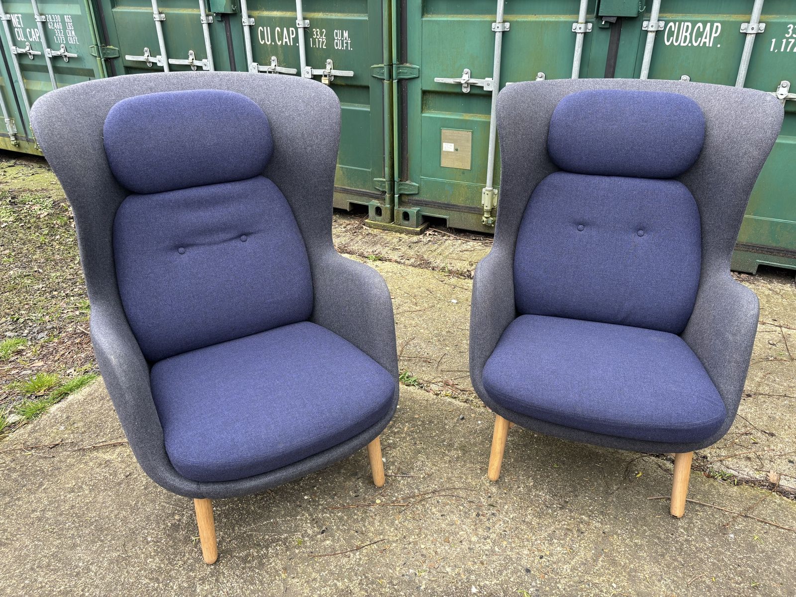 Pair Of Fritz Hansen Ro Easy Armchairs photo vinterior