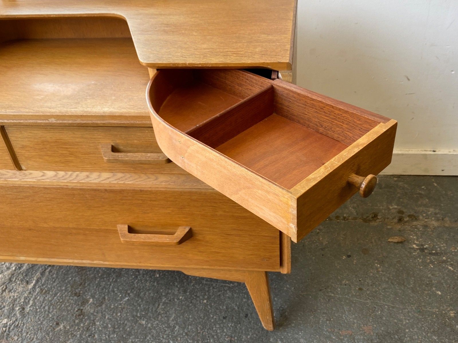 Mid Century 1950s Oak Dressing Table By E. Gomme / G Plan photo 630.0