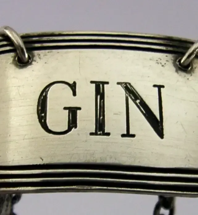 Étiquette de carafe en argent massif sterling, Gin, Birmingham 1956 photo furniture