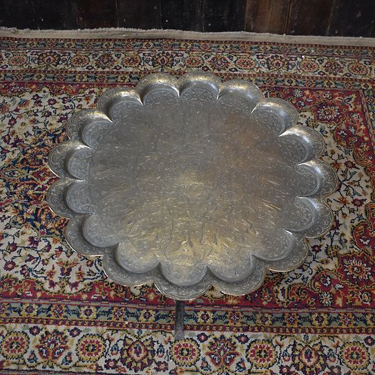 photo vinterior Antique Indian Kashmir Hand Engraved Scalloped Brass Wrought Iron Side Tea Table