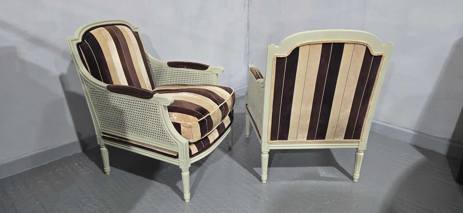 Super Pair French Bergere Armchairs photo vinterior