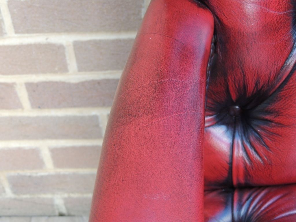photo vintage Chesterfield Ox Blood Chair, 1980s