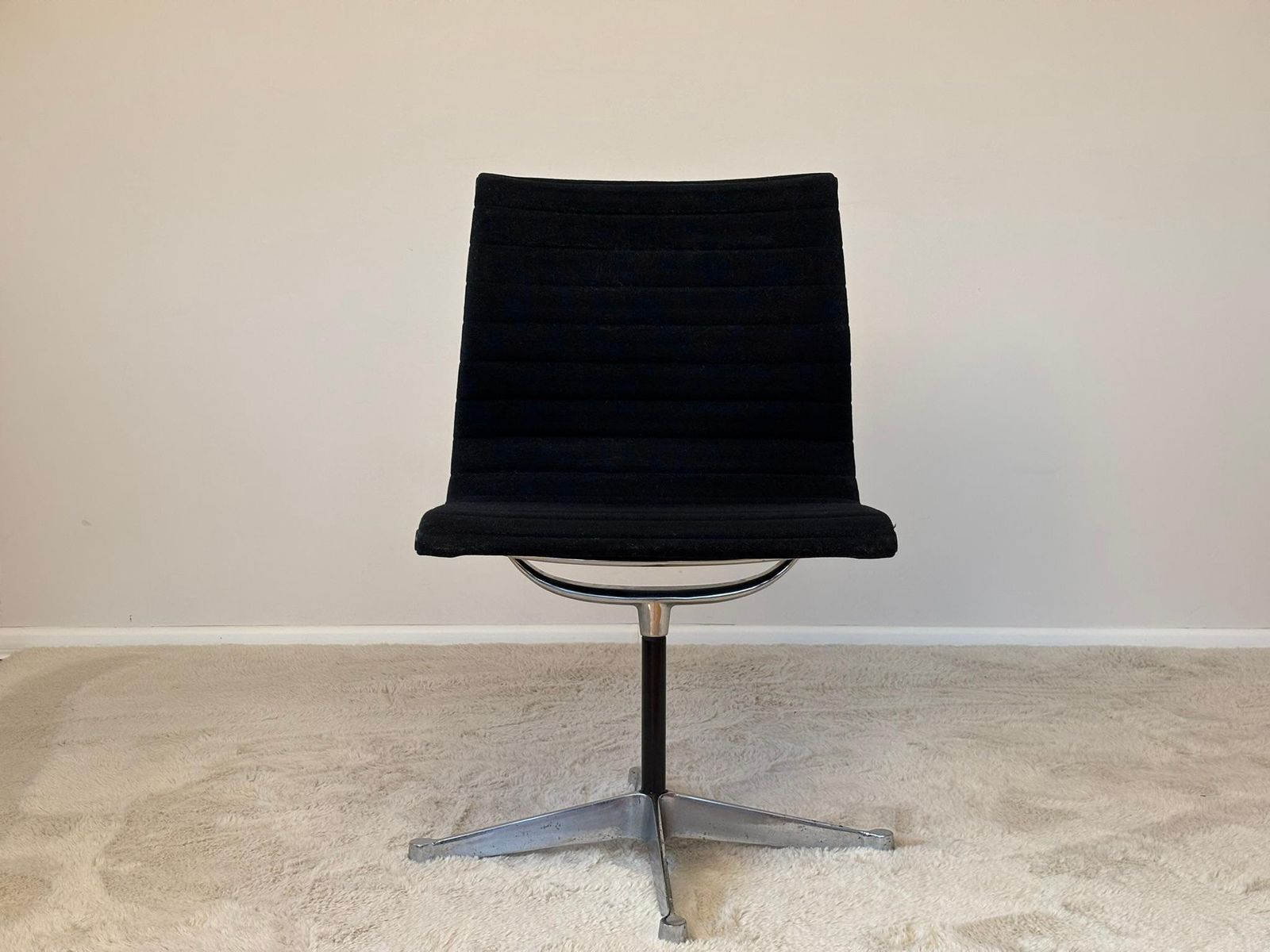Model Ea 105 Aluminium Swivel Chair By Eames For Herman Miller, 1970s photo furniture