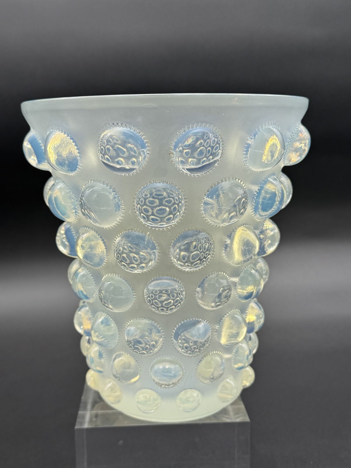 A R.Lalique Bamako Opalescent  Vase photo furniture